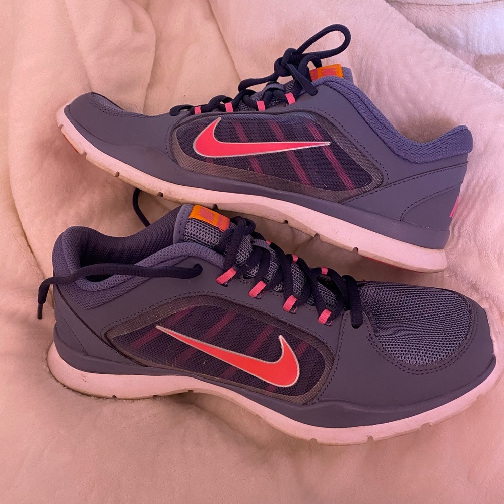 Womens Nike training sneaker